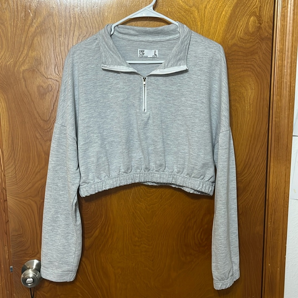 Refuge Athletics 3/4 Zip Up Crop Top